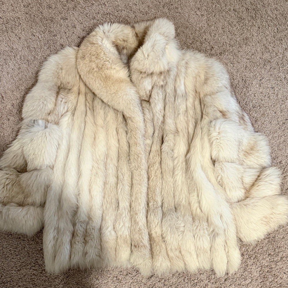 PD FURS SAGA FOX Cream Fur Coat